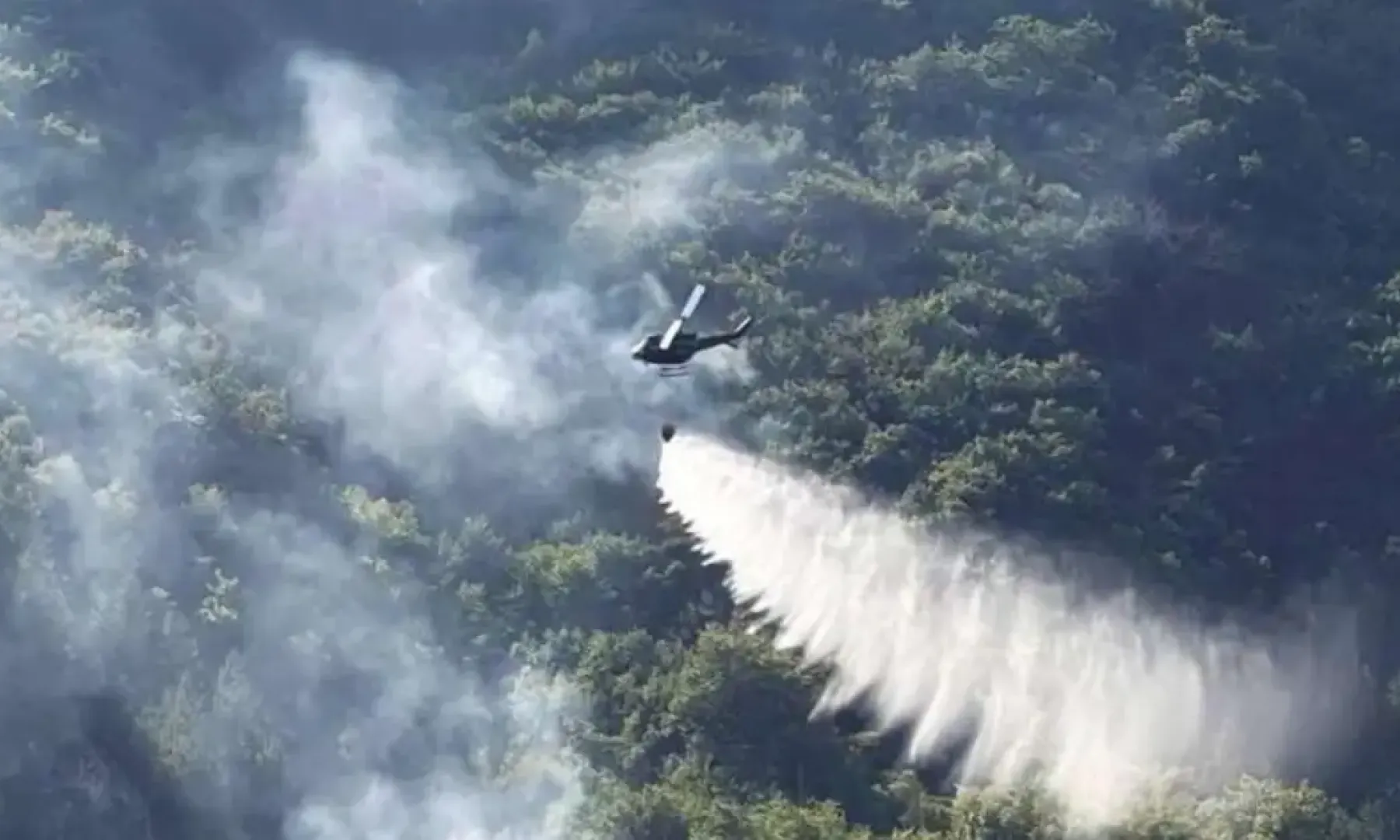 Oružane snage BiH angažovale dva helikoptera za gašenje požara u Konjicu 13. augusta 2026
