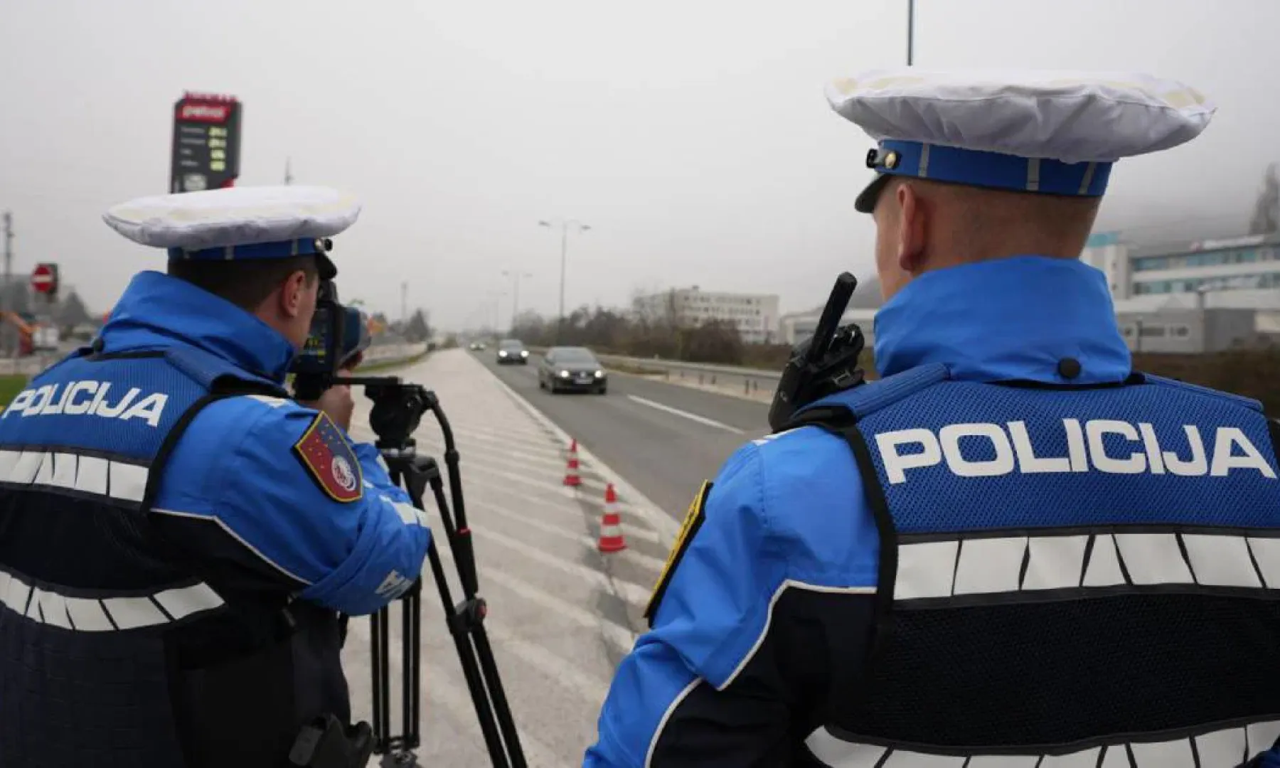 Policija u Srebreniku oduzela vozilo vozaču koji je vozio 177 km/h na dijelu puta s ograničenjem od 50 km/h