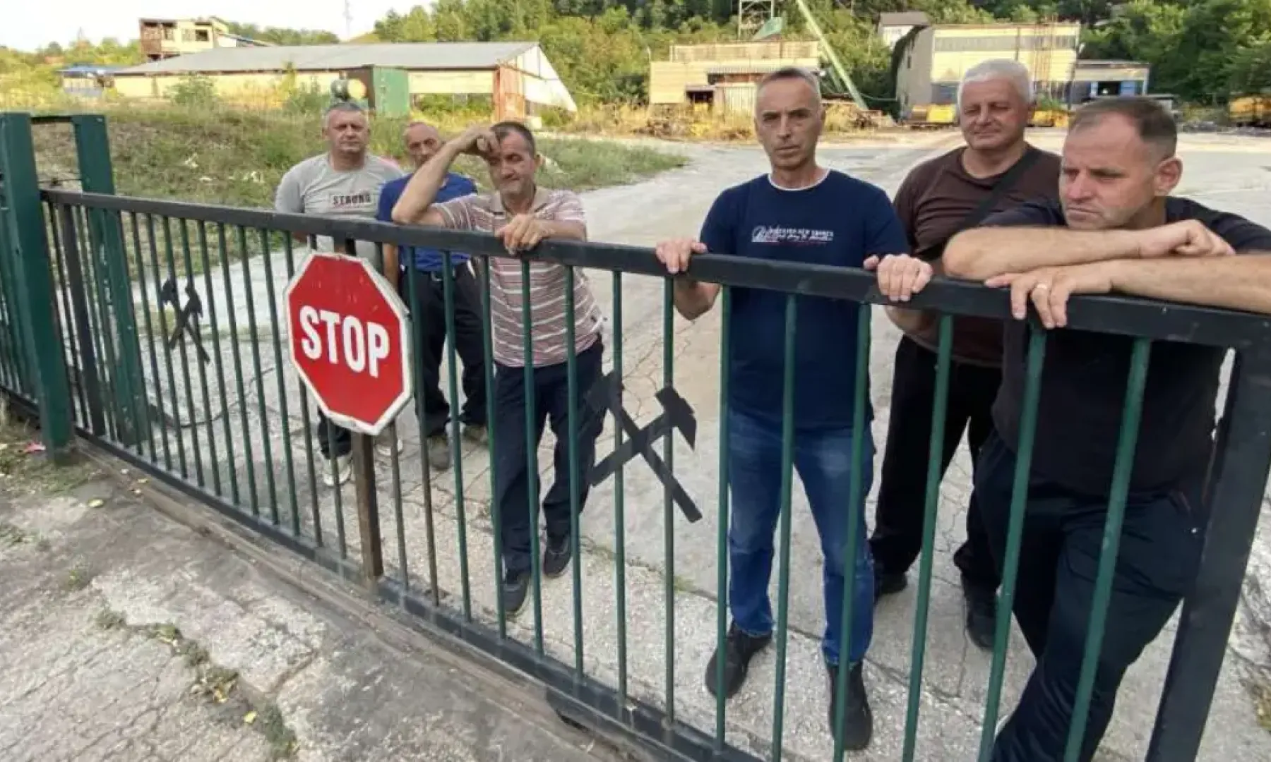 Trinaest rudara napustilo jamu Raspotočje nakon osmodnevnog protesta zbog neisplaćenih plaća