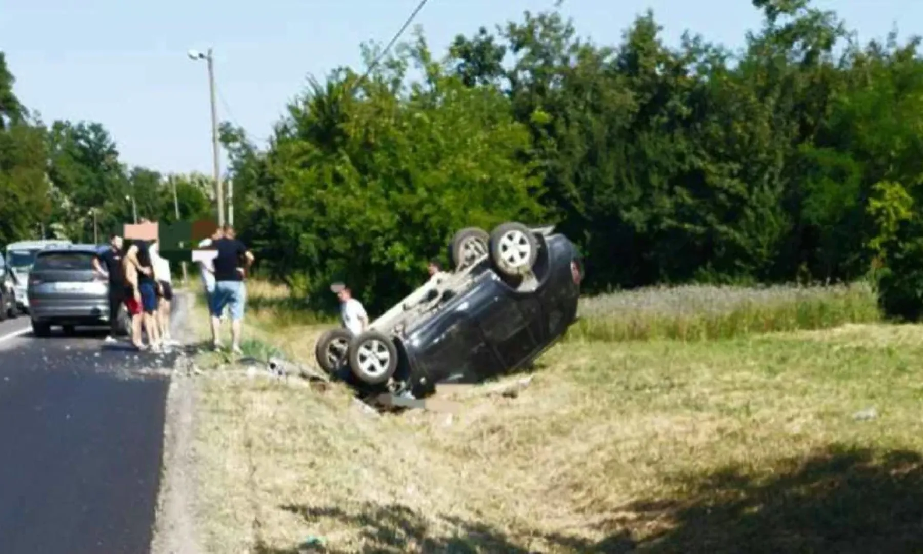 Još jedna saobraćajna nesreća u BiH: Vozilo se prevrnulo na krov u Suvom Polju