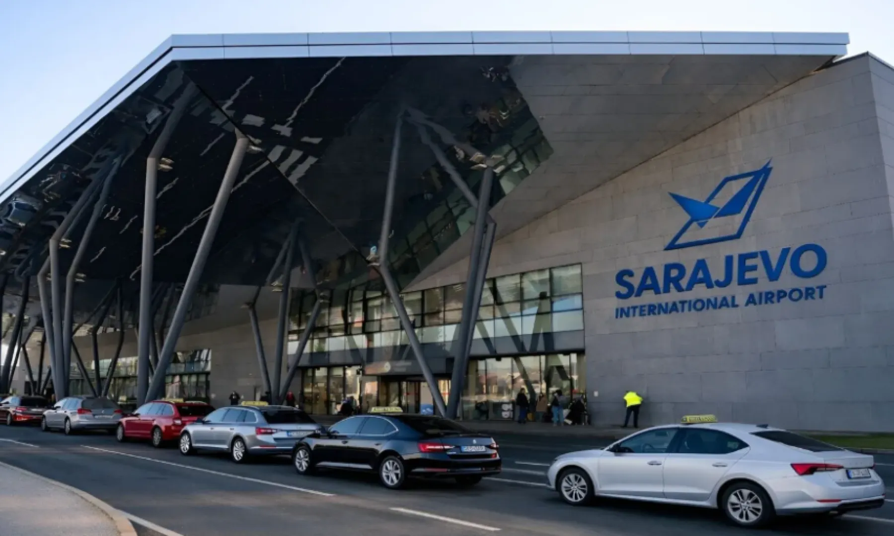 Američka kompanija nudi 250 miliona evra za koncesije nad aerodromima u BiH, odluka na Gradskom vijeću Mostara