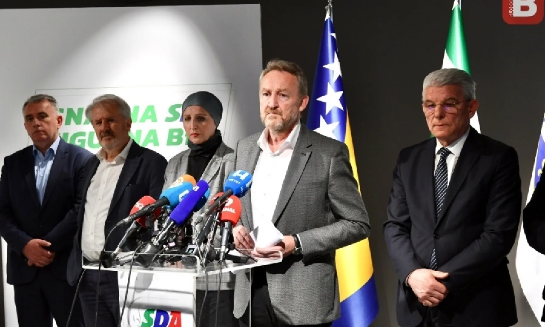 SDA odgovara Trojki: "Izetbegović dosljedno govori o dvostrukoj agresiji na BiH