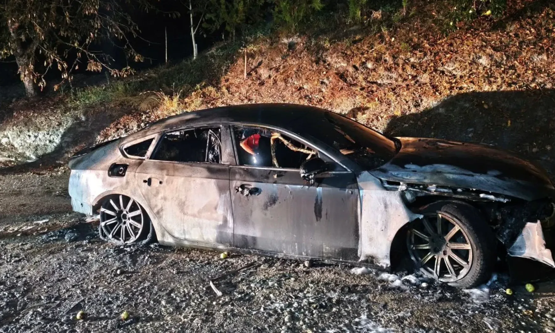 Zapaljen automobil kantonalnog zastupnika Senada Hubjera