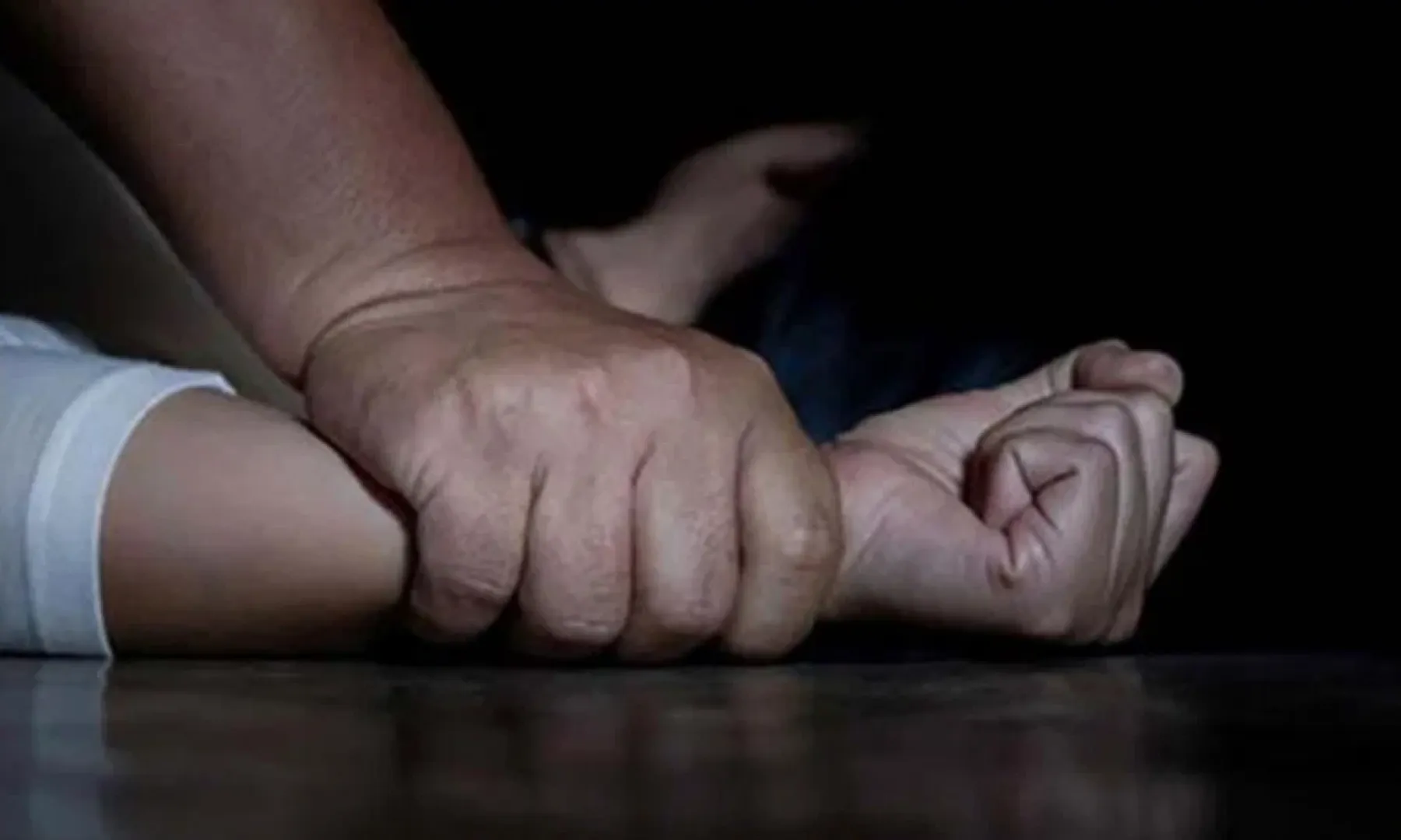 “Počelo na odmoru”: Državljanin BiH godinama silovao kćerku od njene 15 godine, sada joj je 38