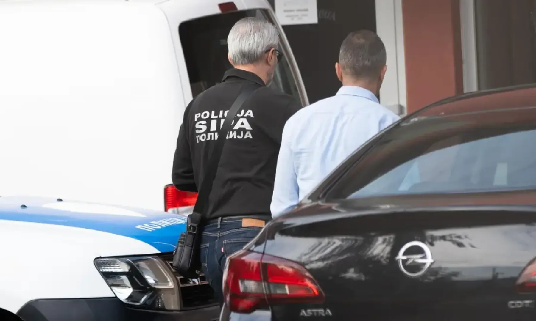 Velika akcija SIPA-e: Uhapšeno više službenika UIO-a, poznato za šta se terete
