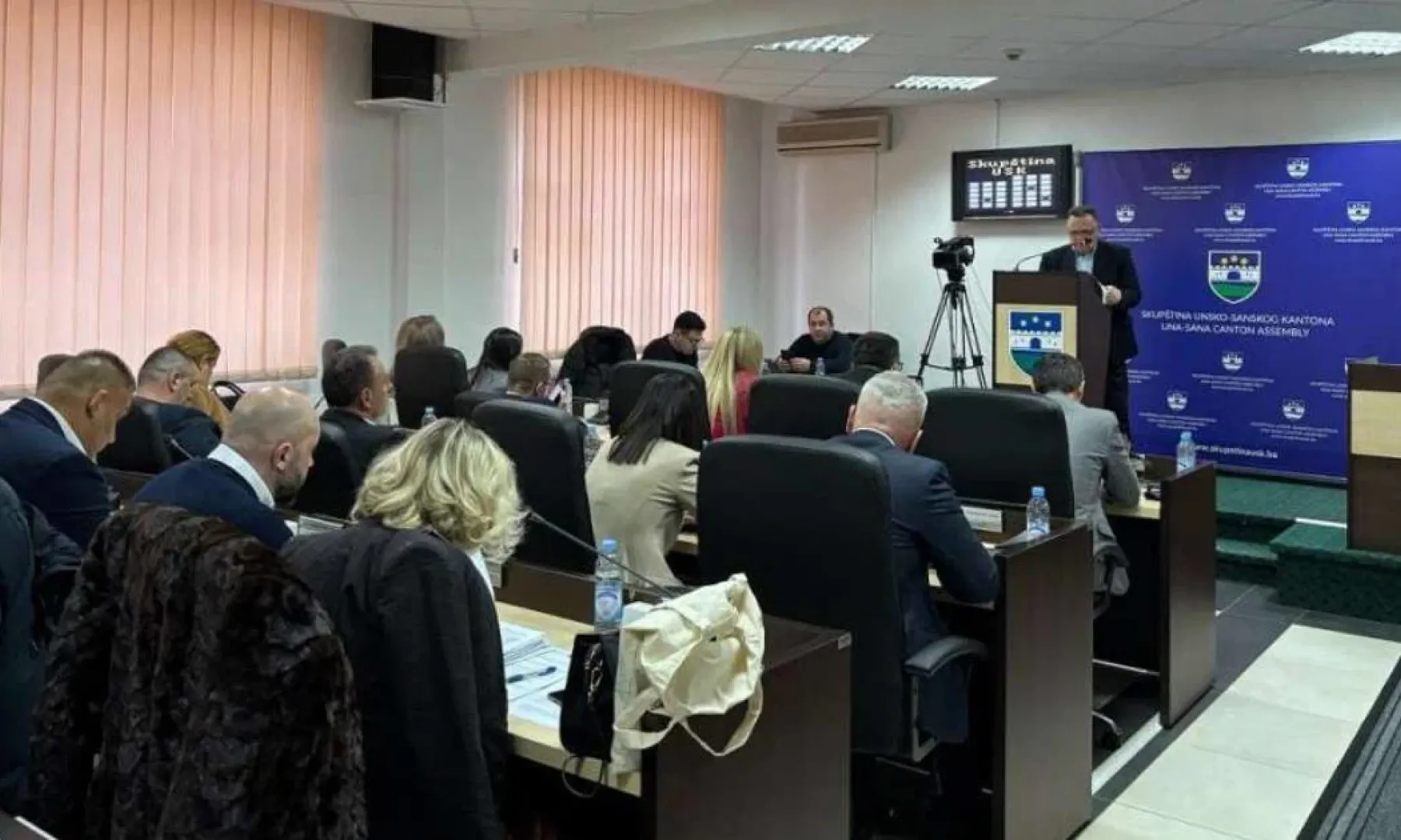 Vlada Unsko-sanskog kantona smijenjena, novi premijer Ibrahim Dizdarić očekuje imenovanje ministara