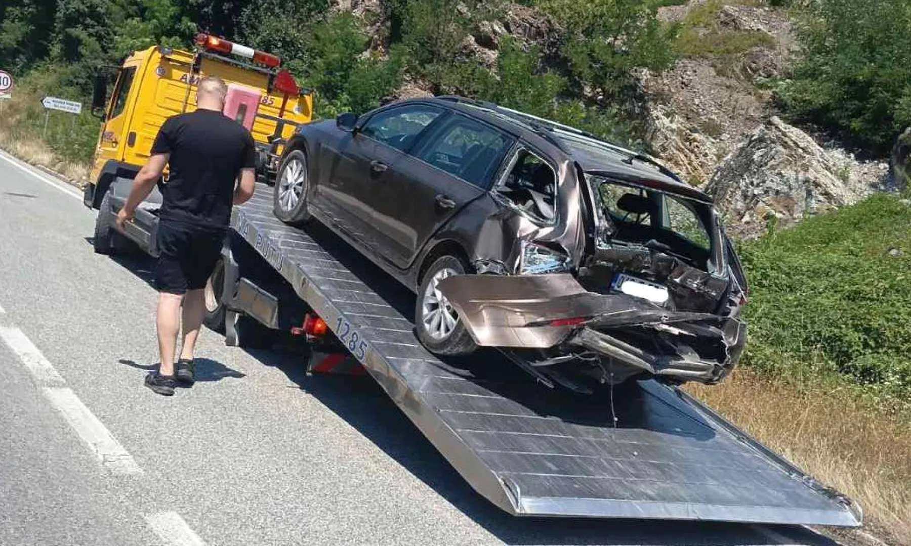 Sudar kamiona i automobila u Donjem Zableću: Više osoba povrijeđeno, vatrogasci na terenu