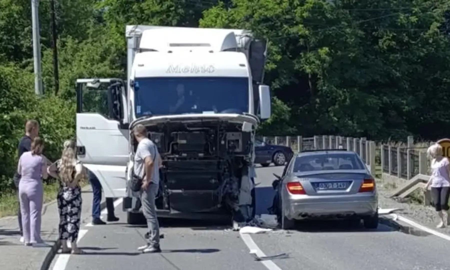 Saobraćajna nesreća u Donjim Dubravama: Učestvovala dva vozila, povrijeđene dvije osobe