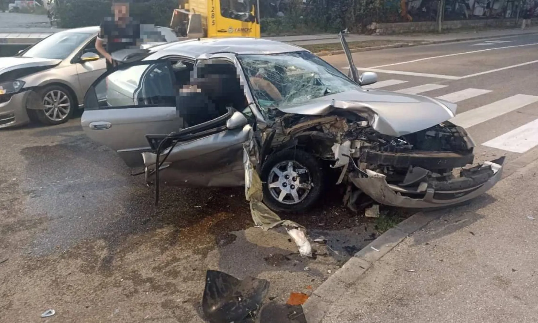 U saobraćajnoj nesreći u Trebinju povrijeđeni supružnici, žena teško, a muž lakše, policija istražuje uzrok incidenta