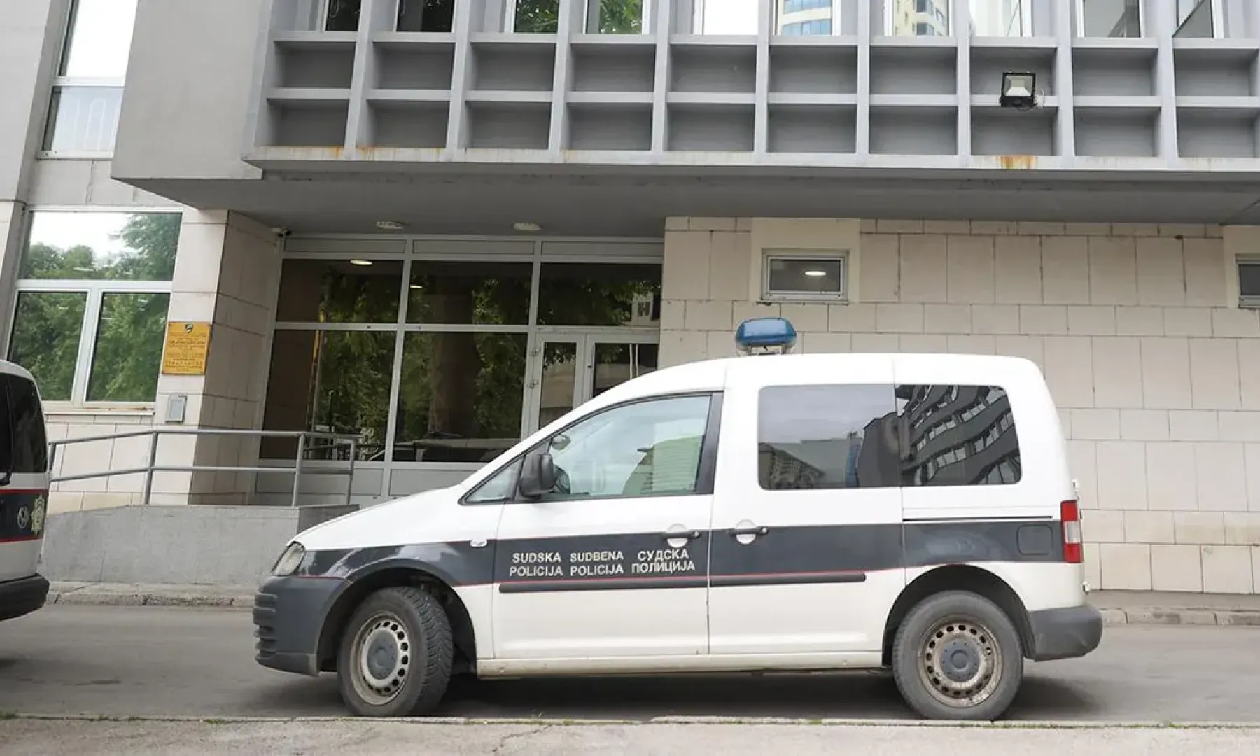 Kantonalni sud u Tuzli osudio Ifetu Karić na 10 godina zatvora zbog ubistva supruga, nakon čega je puštena na slobodu