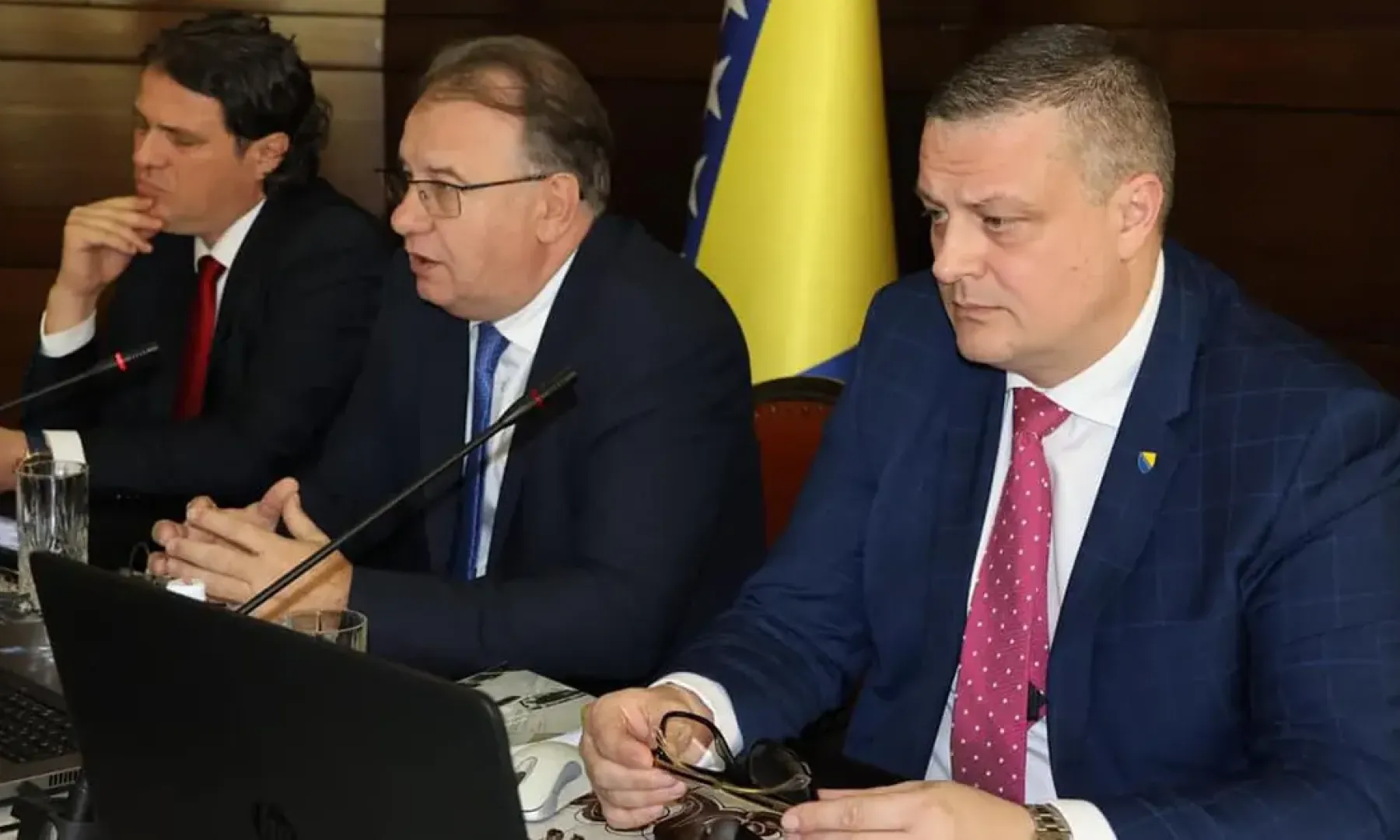 Vojin Mijatović razriješen dužnosti federalnog ministra i dopremijera FBiH nakon zabrane Vrhovnog suda FBiH