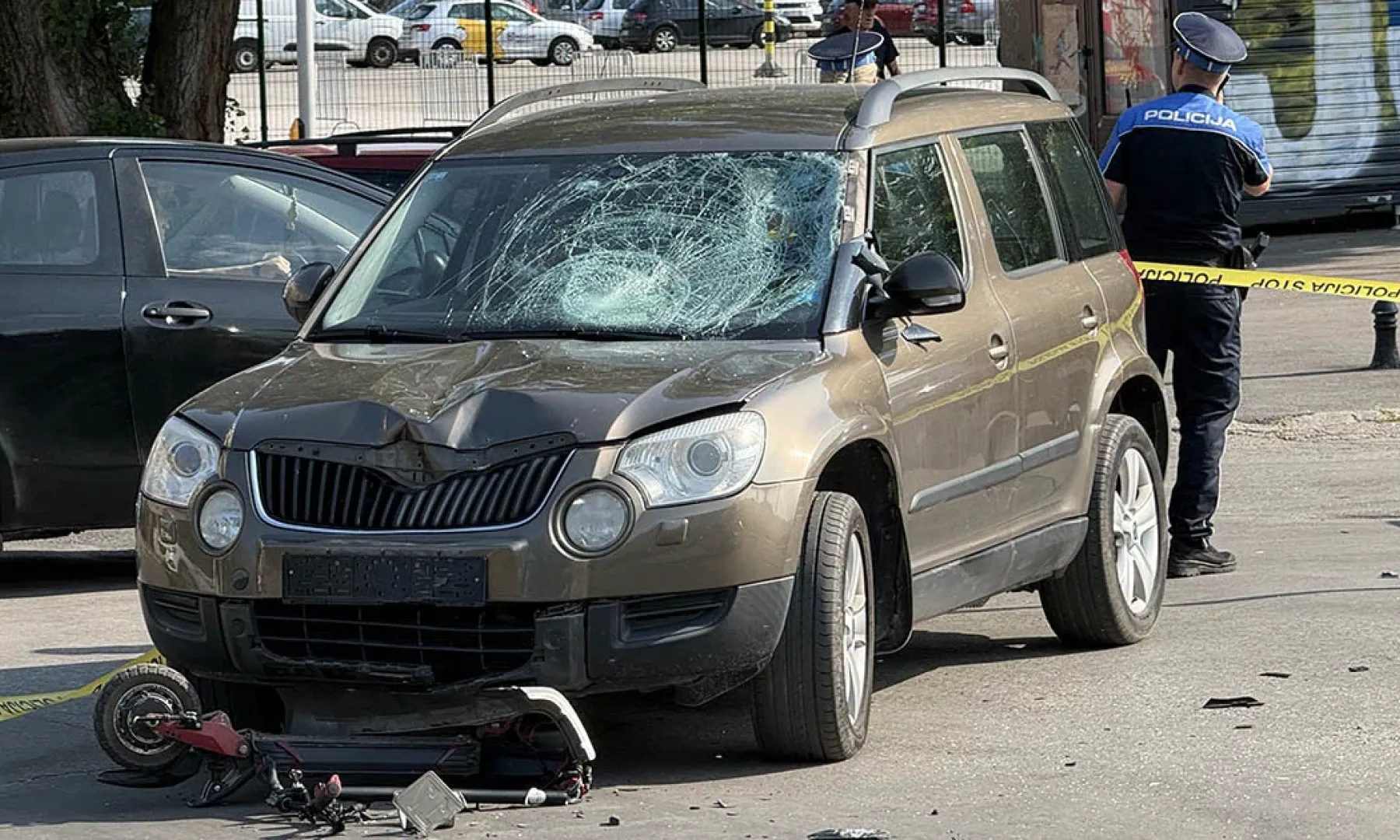 Saobraćajna nesreća u centru Sarajeva: Povrijeđena jedna osoba u sudaru automobila i električnog romobila