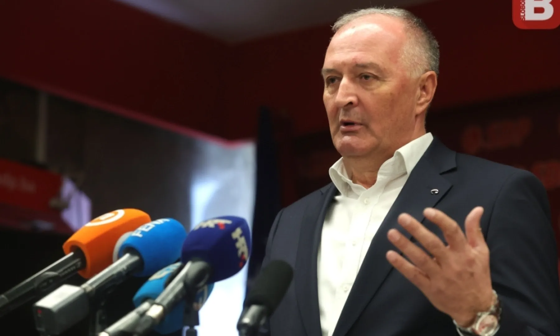 Zukan Helez odgovorio na optužbe SDA o visokom primanju zastupnika, ističući da nije zastupnik četiri godine