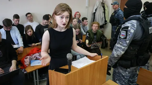 Rusija osudila mladu aktivistkinju (19) na tri godine zatvora zbog pjesme