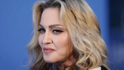 OGLASILA SE SLAVNA POP PJEVAČICA: Madonna poslala poruku građanima Irana...