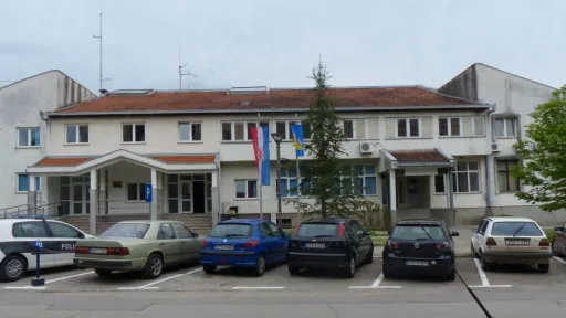 Dvije firme ponudile iste pi&scaron;tolje, obje ne ispunjavaju uslove, no MUP je odabrao skuplju?!