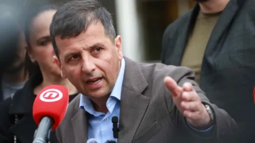 VUKANOVIĆ DIŽE SVE NA NOGE: "Ukoliko se stranci ponovo nagode s Dodikom, Organizovat ćemo MASOVNE PROTESTE!"
