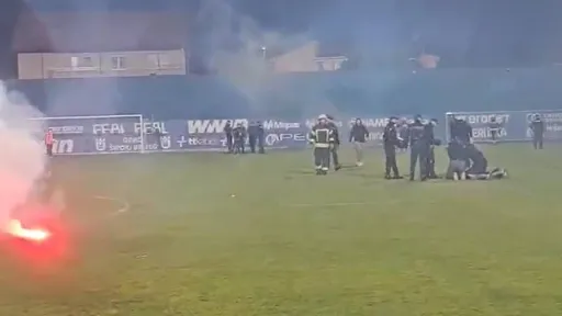 Incident po zavr&scaron;etku Kupa BiH: Navijač utrčao na teren s bakljom, policija to brzo rije&scaron;ila