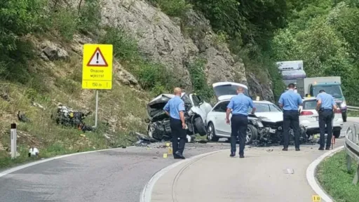 U saobraćajnoj nesreći u Krupi na Vrbasu povrijeđeno pet osoba, saobraćaj obustavljen