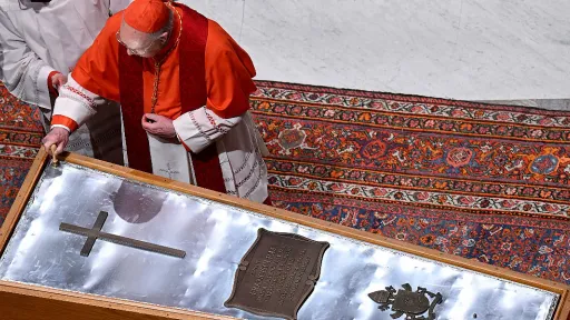 Zapečaćen kovčeg s tijelom pape Franje, sve spremno za sutrašnju sahranu