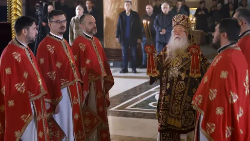 Poruke mira, nade i zajedništva: Služena božićna liturgija u Sabornoj crkvi u Sarajevu