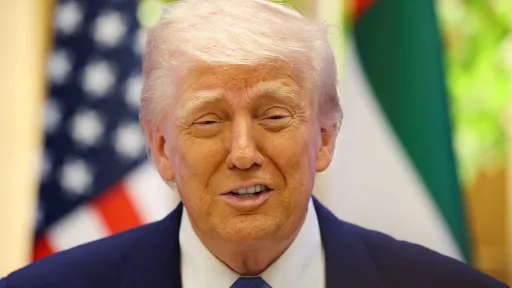 Trump upozorio najveći trgovački lanac u SAD-u: Ne podižite cijene zbog mojih carina, gledam vas