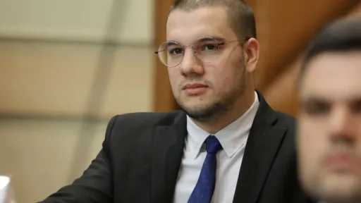 VUČINIĆ SASVIM OTVORENO: "Dodiku bi najviše odgovaralo da se zapuca"