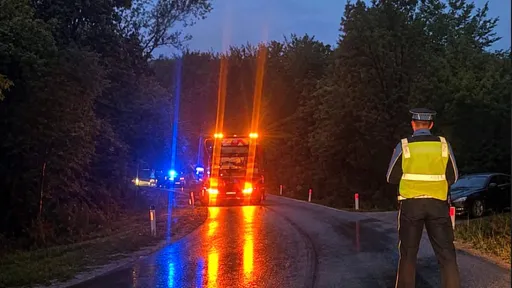 Saobraćaj otežan zbog nesreće u Koprivskim šumama kod Cazina, vozačima se savjetuje oprez i korištenje alternativnih pravaca