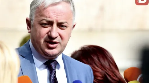 "SNSD NA OVO NIJE NAVIKAO...!": Borenović otkrio zašto je došlo danas do sukoba u Parlamentu BiH
