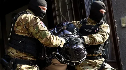 SIPA uhapsila uposlenika UIO-a, pretresli mu stan i prostorije koje koristi. Poznato i zbog čega