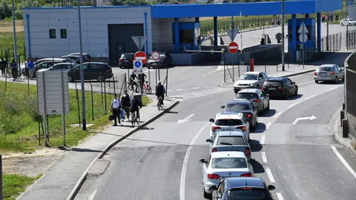 Dugačke kolone vozila na nekoliko graničnih prijelaza