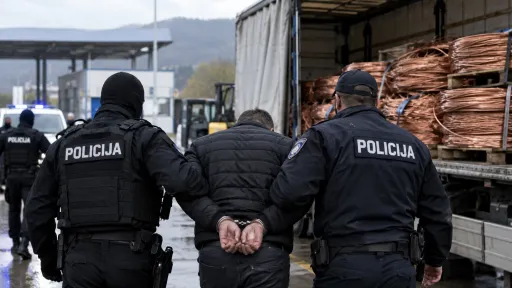 Četiri osobe, uključujući policajca, u pritvoru zbog krađe 15 tona bakra u Velikoj Kladuši vrijednog 900.000 eura