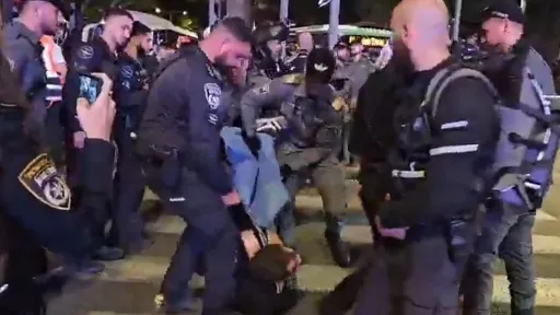 Hiljade ljudi na ulicama Tel Aviva zbog Netanyahuovog skandala: Policija se sukobila s demonstrantima