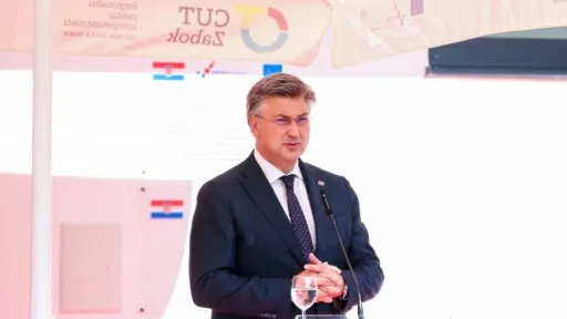PLENKOVIĆ PORUČIO IZ TIRANE: "Ako Rusiji pripadne ukrajinski teritorij to znači da 'jači kvači' i smrt međunarodnog prava..."