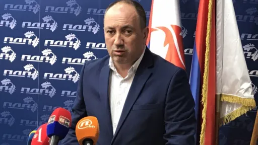 OD JUČER JE TA FOTELJA UPRAŽNJENA: Crnadak poziva Stevandića da NSRS izabere v.d. predsjednika Republike Srpske