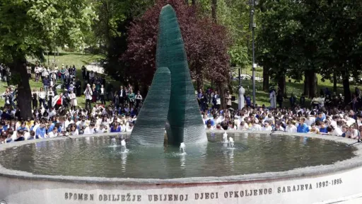 Danas je Dan žalosti u KS u znak sjećanja na ubijenu djecu Sarajeva