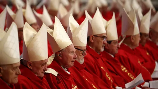 Hoće li kardinali ponovo izabrati autsajdera za papu poput Franje ili insajdera poput Benedikta XVI?