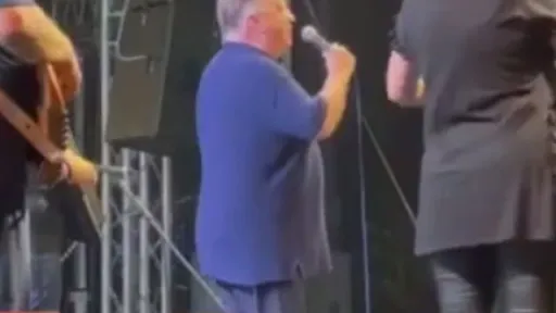 Na Gradskoj otoci u Bihaću održan koncert Halida Bešlića: Hiljade Bišćana uz Unu pjevale ‘Miljacku’