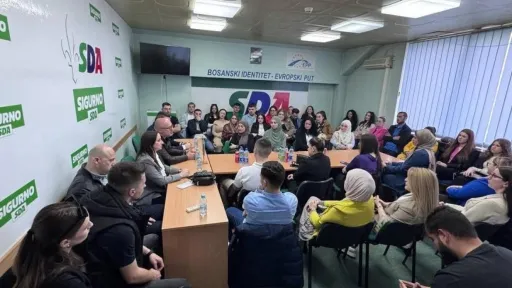 Više od 30 mladih pristupilo SDA Cazin – a političke elite i dalje bez odgovora na stvarne probleme građana