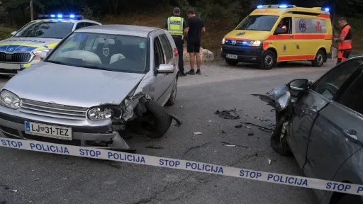 Saobraćajna nesreća u Velikoj Kladu&scaron;i: Dva automobila pretrpjela značajna o&scaron;tećenja, bez povrijeđenih
