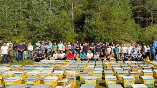 Velika podr&scaron;ka pčelarima u USK: Dodijeljeno 350 pčelinjih rojeva i kompletna oprema
