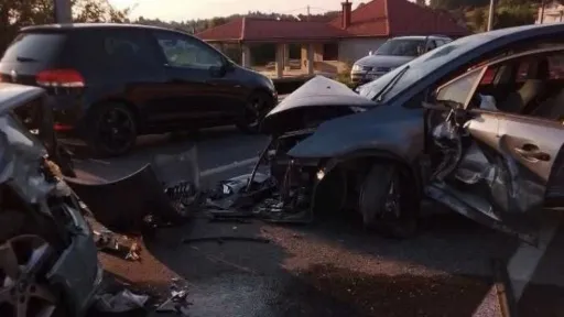 Dve saobraćajne nesreće u Ćoralićima izazvale velike gužve u Cazinu