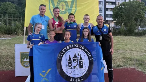 Mladi atletičari AK Bihać briljirali na međunarodnom mitingu u Vogo&scaron;ći s devet osvojenih medalja