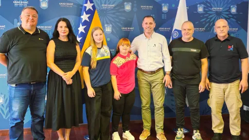 Bihać proslavio uspjeh džudo takmičarki Azre Dedić i Elle Ćehajić koje su osvojile bronzanu medalju na Evropskom prvenstvu