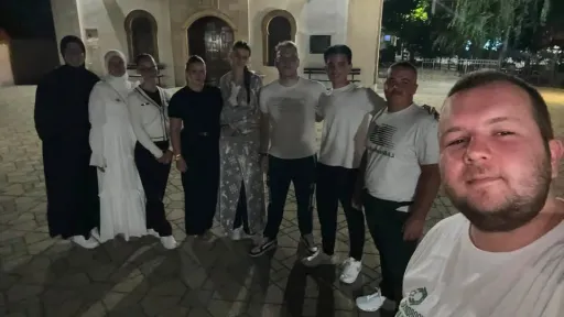 Članovi Mreže mladih iz Prijedora prisustvovali kolektivnoj dženazi u Potočarima za žrtve genocida