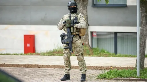 Pucnjava u Spasovdanskoj ulici u Istočnom Sarajevu: Kosta Pandurević ranjen, Đorđe Ždrale osumnjičen
