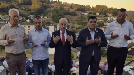 Manifestacija "Slobodarski dani vite&scaron;kog grada Bužima" zavr&scaron;ena uz počast generalu Izetu Naniću