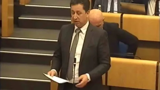 ZAIMOVIĆ PITA VLADAJUĆE: "Hoće li biti novca za redovne isplate penzija ili je ovo zakon 'drži vodu dok majstori odu'?"