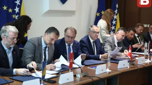NEGIRANJE GENOCIDA I "ŽIVJELA SRPSKA, ŽIVIO VUČIĆ": Koliko je opozicija iz RS istinska alternativa Miloradu Dodiku?