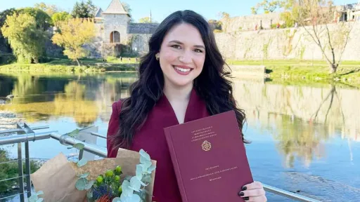 Aida Selmanović iz Bihaća diplomirala na Medicinskom fakultetu Univerziteta u Banjoj Luci i stekla zvanje doktorice medicine